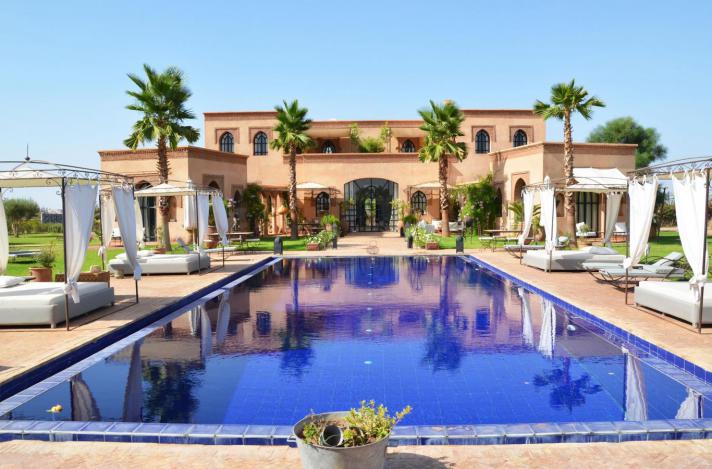 Louer une villa avec une piscine